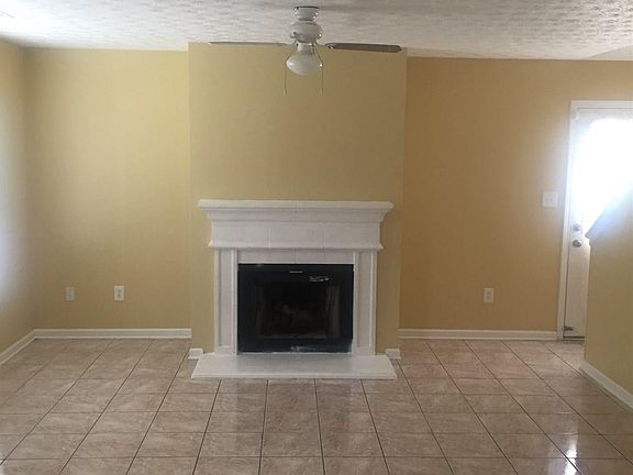3rd image of 194 Patterson Close Ct #21