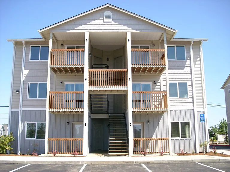 Ellendale Manor Apartments — Photo 23