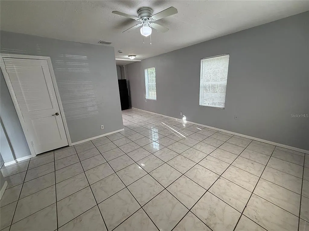 2 bed, 1.0 bath, 784 sqft, $1,549 — Photo 3