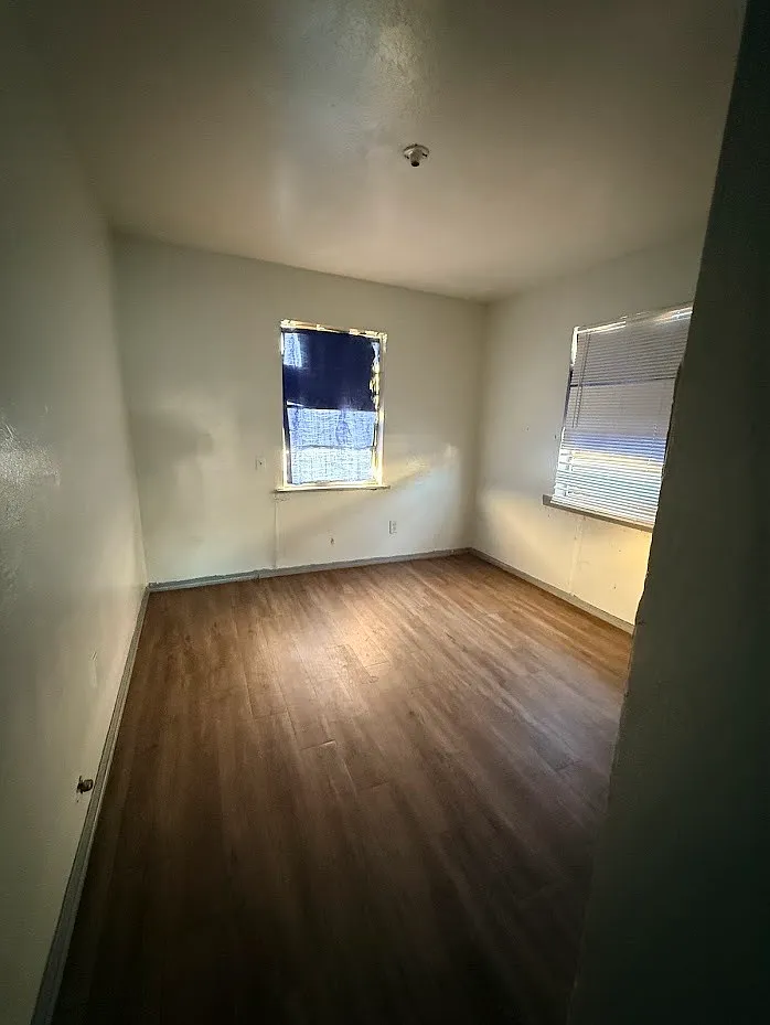 Building Photo - 3542.5 Des Chaumes St