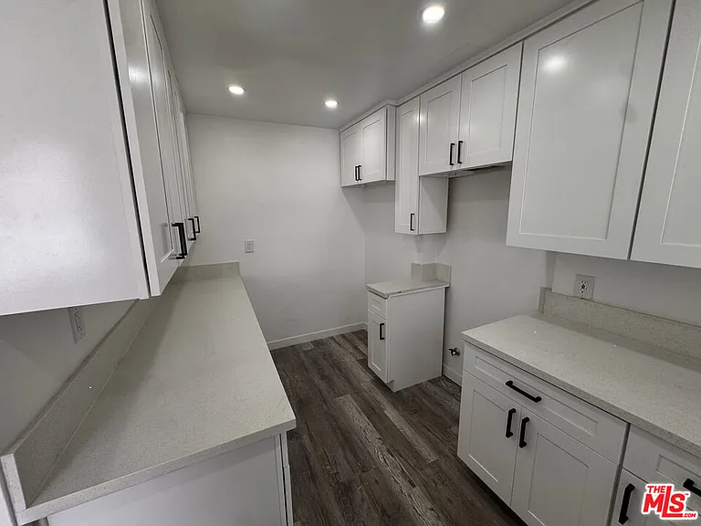 3260 Oregon Ave — Photo 7