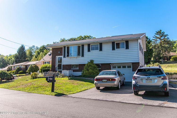 1st image of 282 Holly Ln