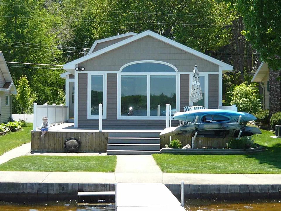 1st image of 153 S Lake Dr