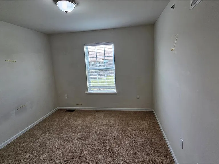 1462 Black Forest Dr S — Photo 20