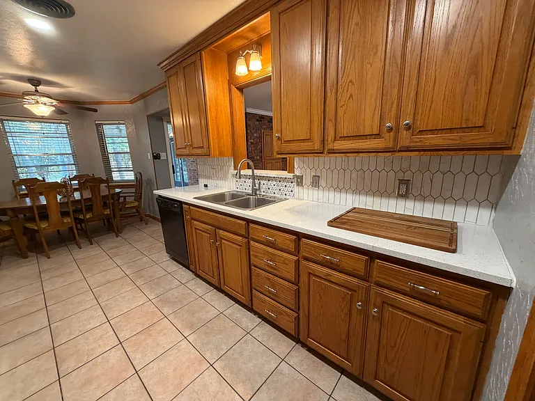 809 W Cheryl Ave — Photo 18