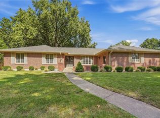 306 NW Lincolnwood Dr, Lees Summit, MO 64063
