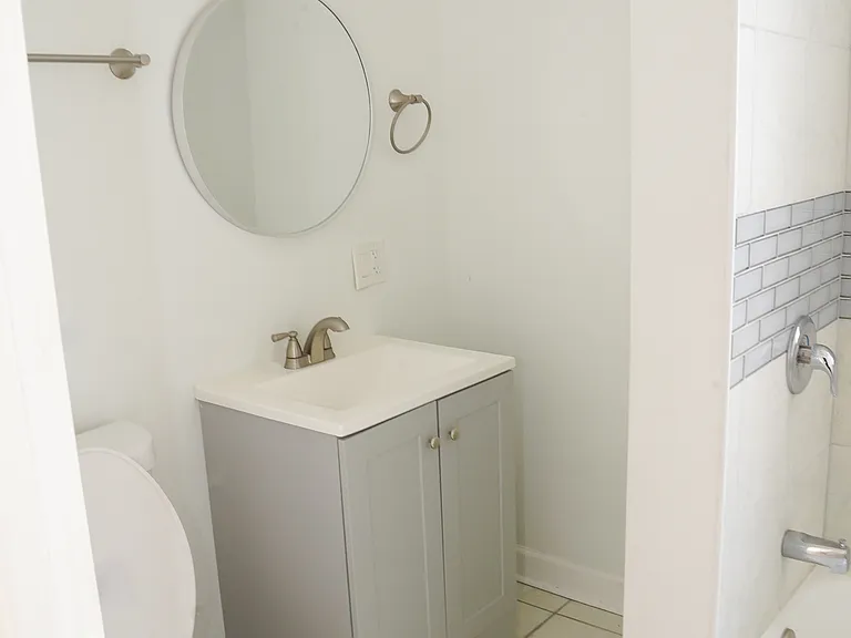 154 N Lamon Ave #2 — Photo 10