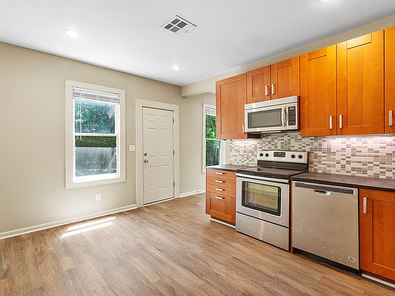 2nd image of 333 W Hutchison St