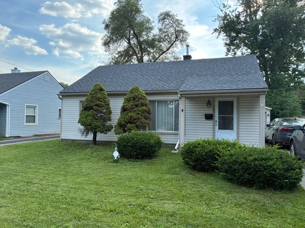 120 S Manitou Ave, Clawson, MI 48017