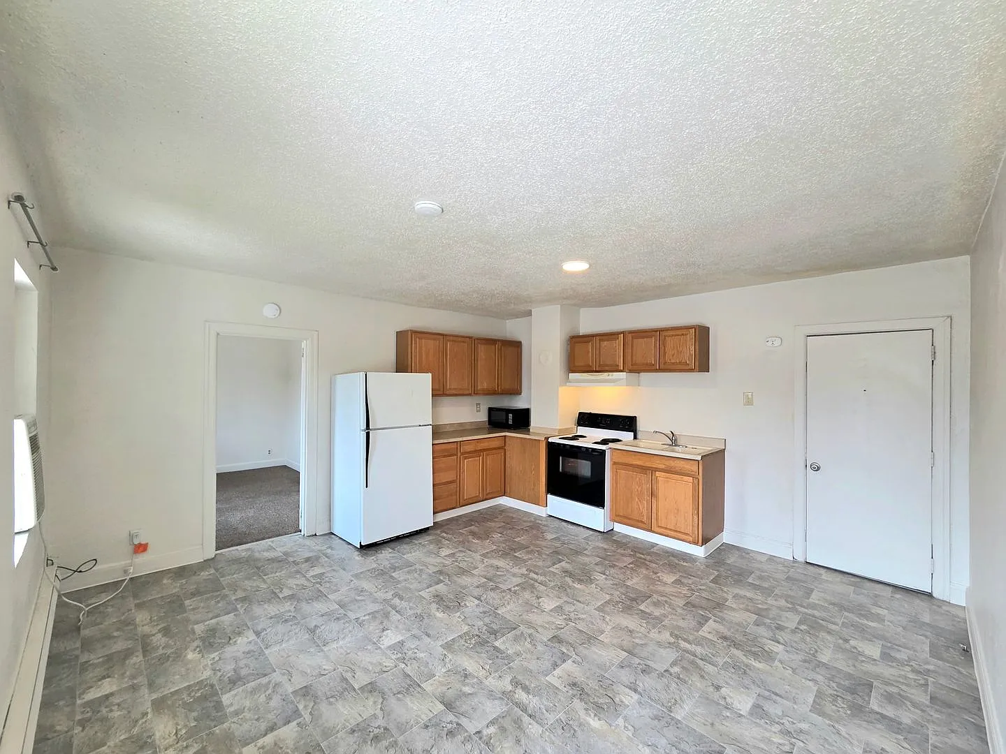 703 Pioneer St. Apts. — Photo 3