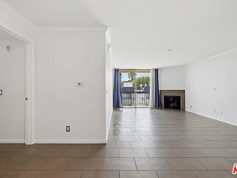 7320 Hawthorn Ave #203 — Photo 2