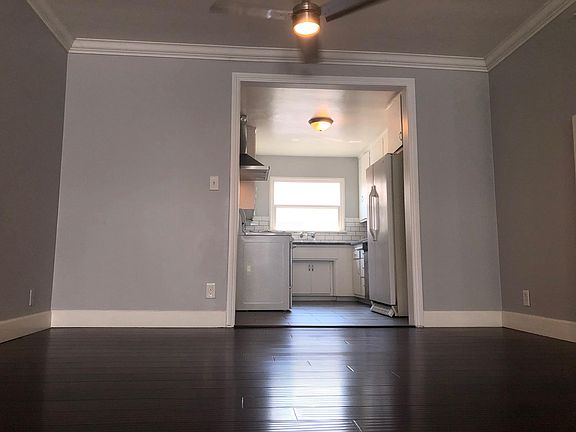 3rd image of 5331 Whitsett Ave APT 6