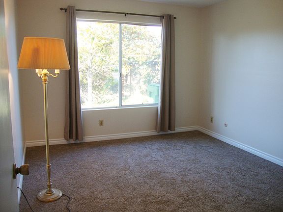 2nd image of 4731 Knoll Wood Ct