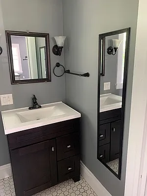 2214 Portage Bathroom_08142023