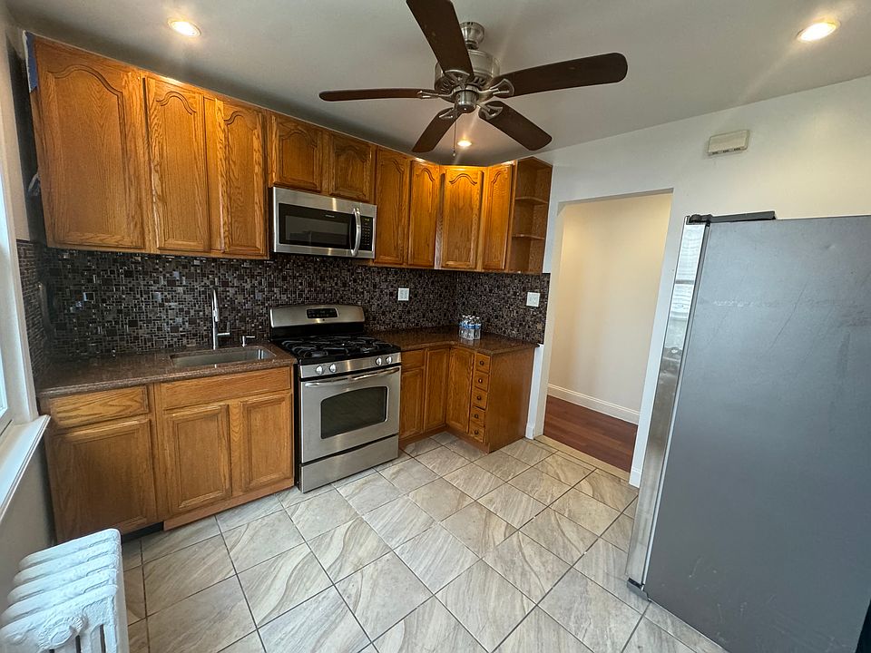 1st image of 4022 Amundson Ave Floor 2