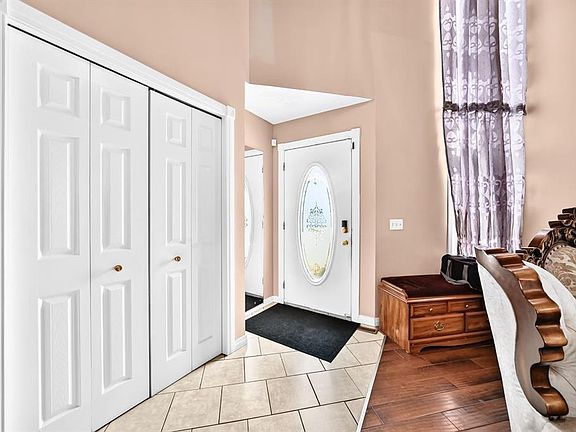 3rd image of 308 E Taracove Estate Dr NE
