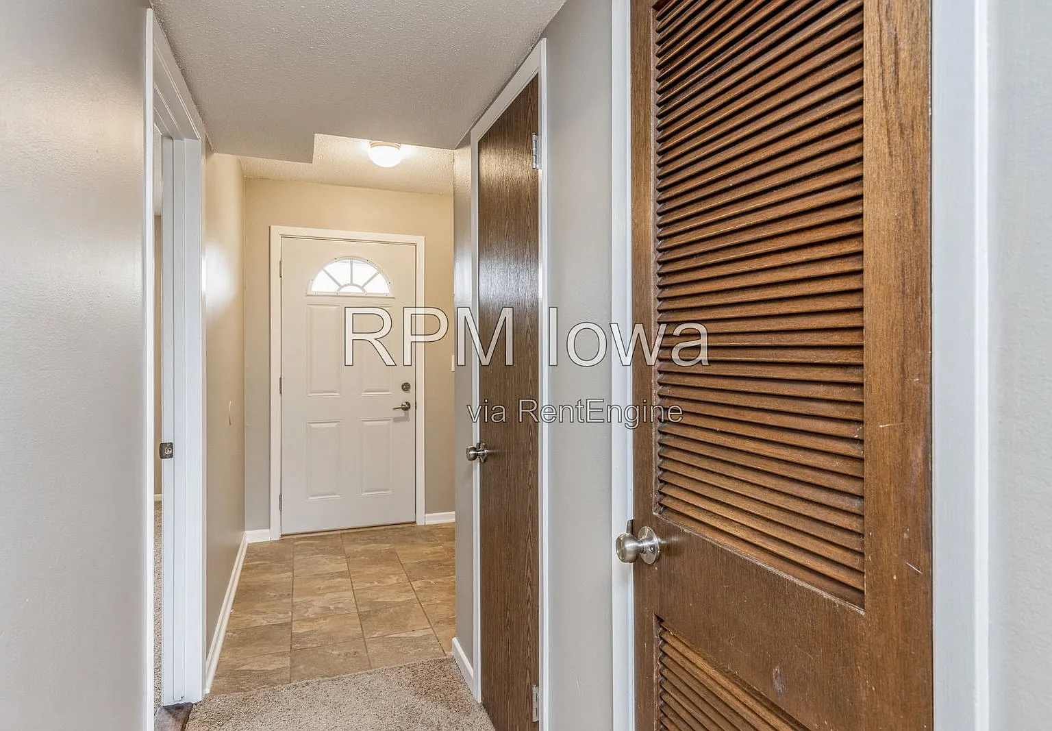 2 bed, 1.0 bath, 888 sqft, $1,145 — Photo 3