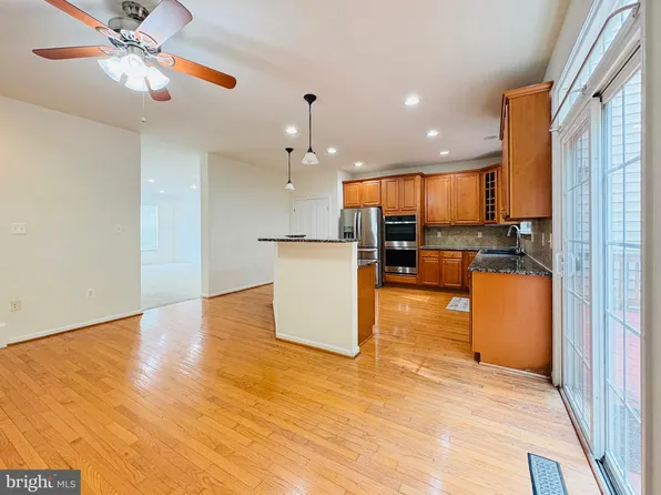 4459 Monmouth St, Fairfax, VA 22030