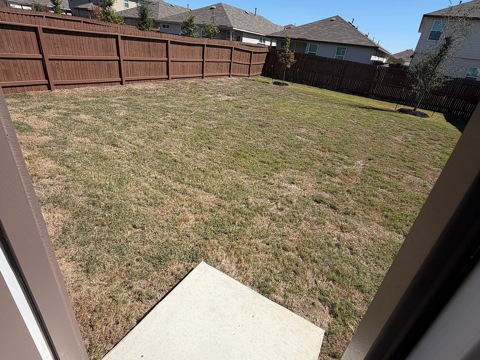 5 bed, 2.5 bath, 2203 sqft, $2,300 — Photo 3
