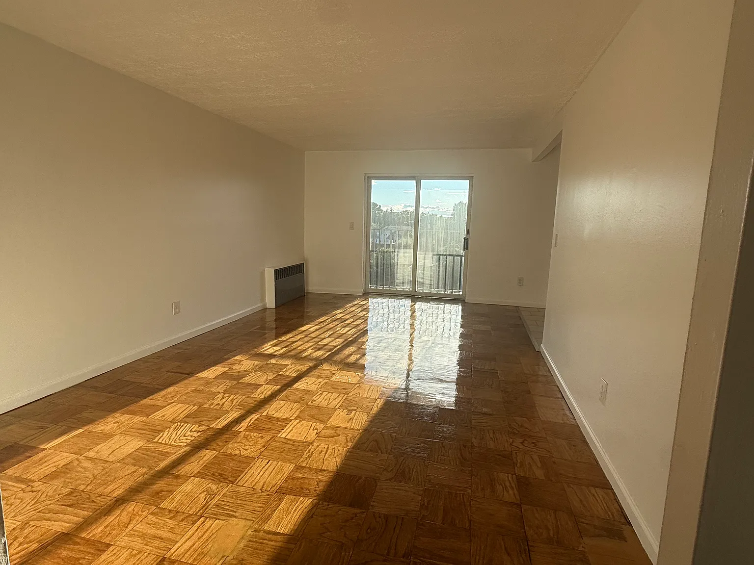 2 bed, 900 sqft, $2,600 — Photo 2