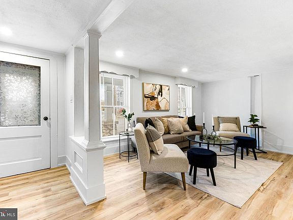 4th image of 3268 Main St