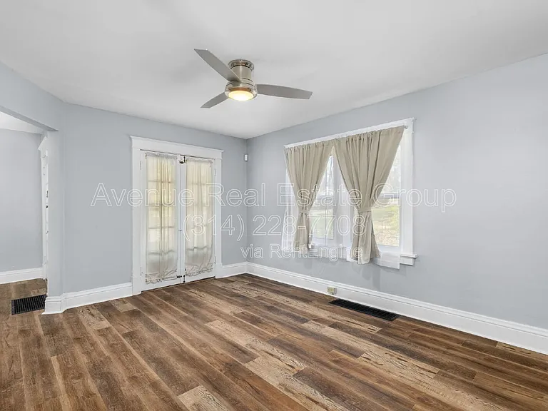 8009 Monroe Ave — Photo 13