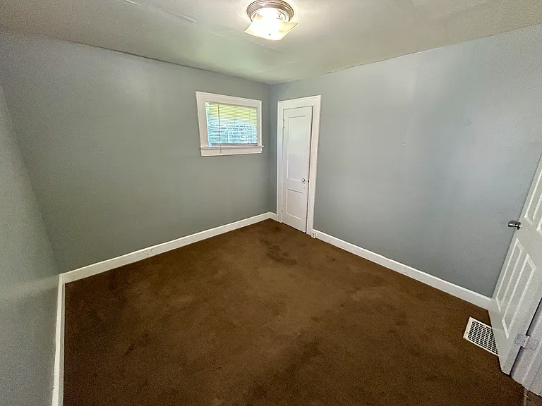 2909 Brookside Ave — Photo 23