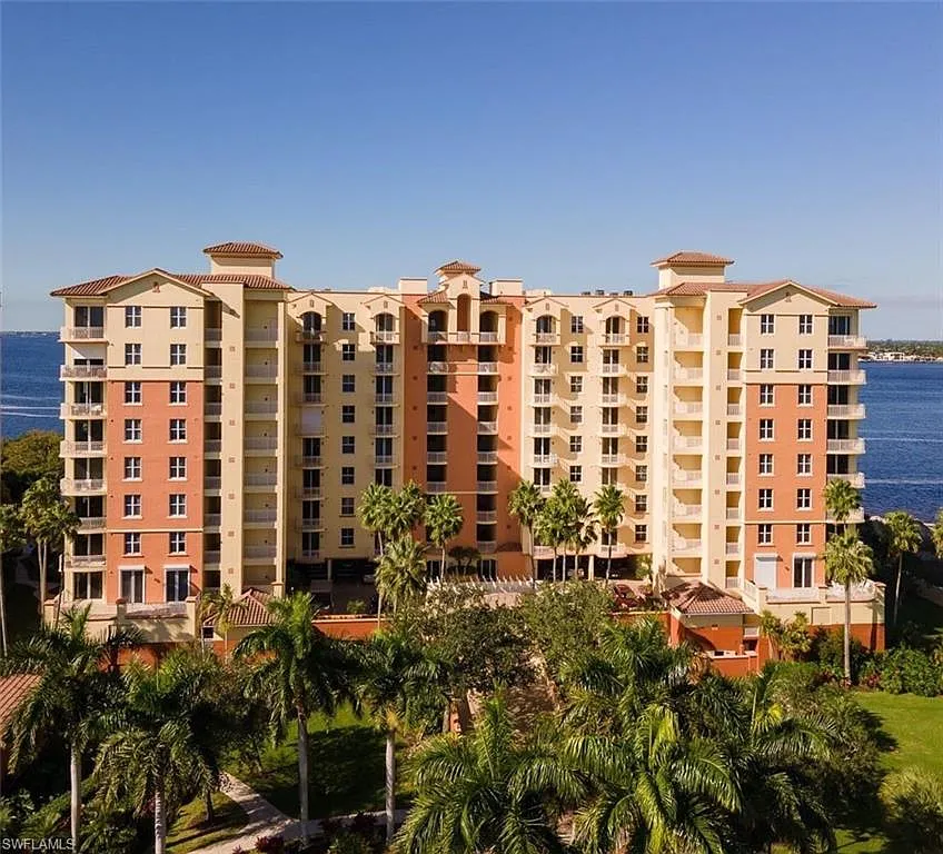 14200 Royal Harbour Ct — Photo 4