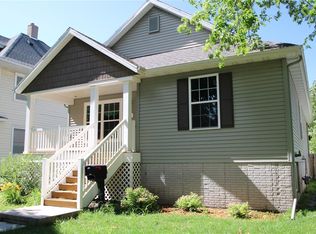 916 G Ave NW, Cedar Rapids, IA 52405