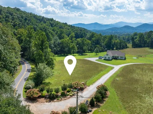 2 Stonebrook Dr, Franklin, NC 28734
