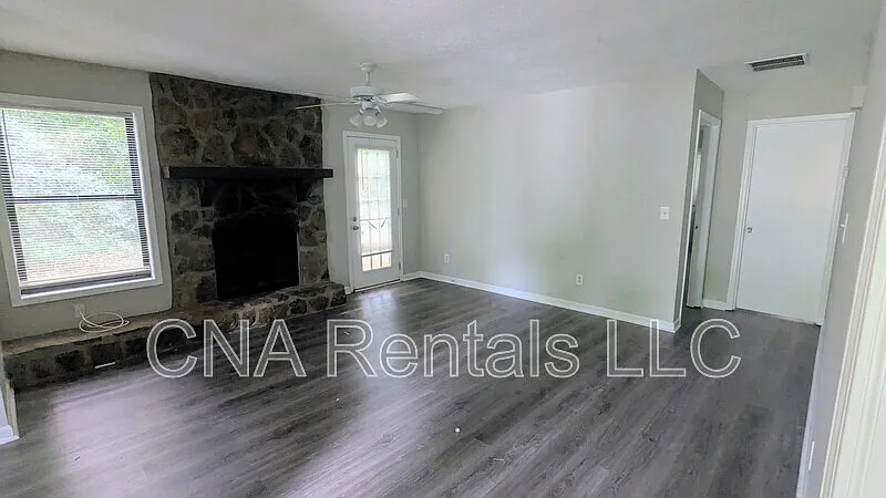 Building Photo - 1459 N Diane Ct SE #A
