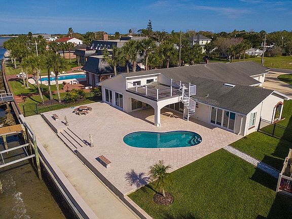 Another top view of house.