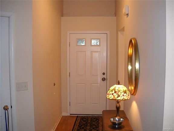 3rd image of 122 French Oaks Ln