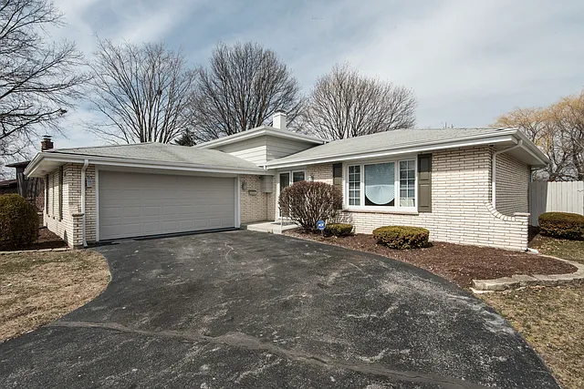 3502 S Manor Dr photo 1