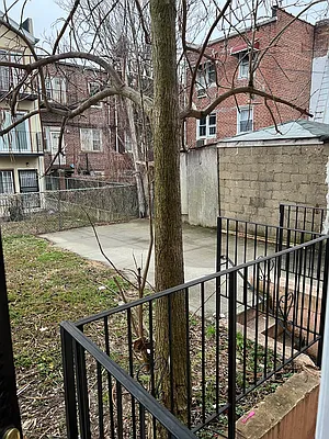 Rented by DV Allen Real Estate Services | media 14