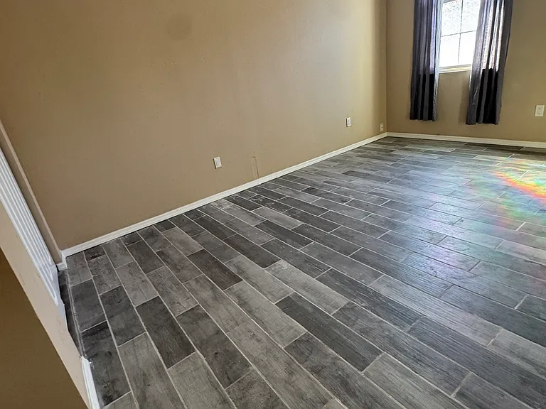 Meadowbreeze Dr — Photo 3