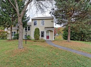 9 Raleigh Dr, Halfmoon, NY 12065