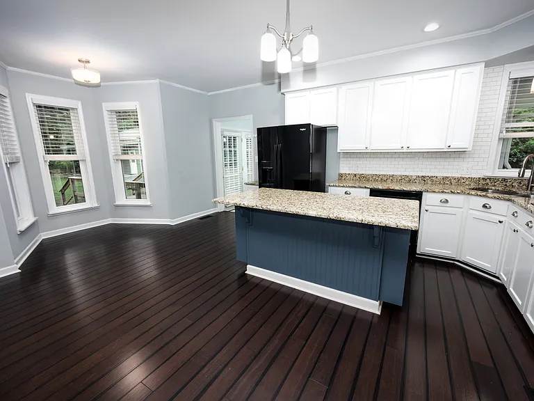 512 Haywood Creek Dr — Photo 14