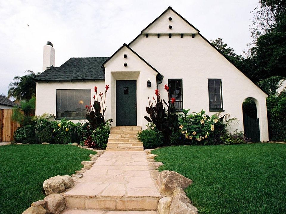 Front of House (currently installing drought resistant lands