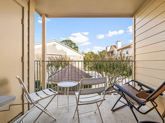 3rd image of 12550 Whittington Dr APT 811