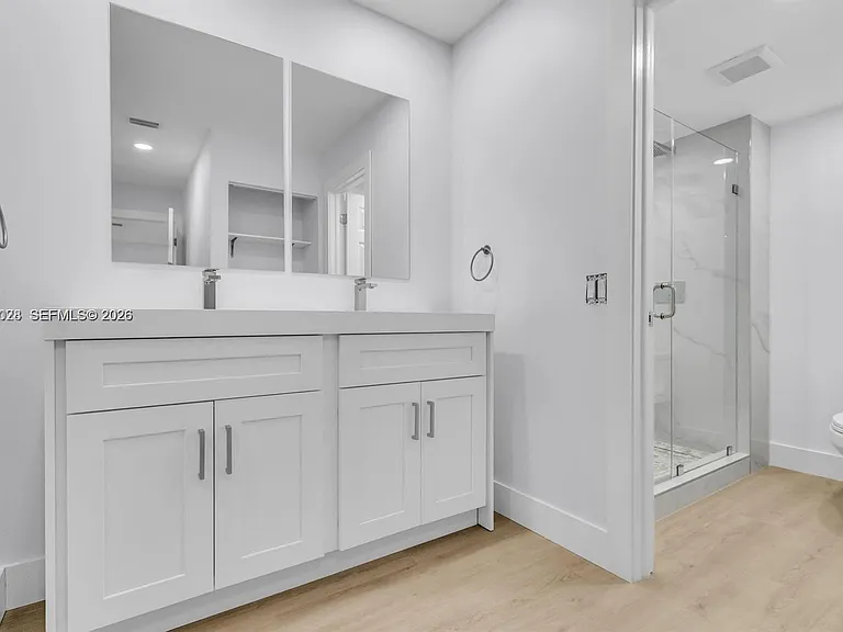 8535 Casa Del Lago #F — Photo 16
