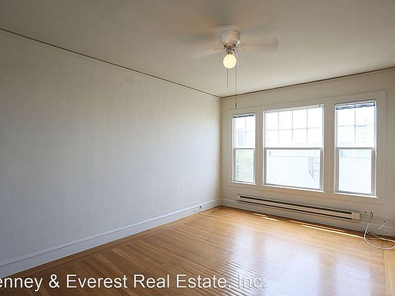 5th image of 3515 Fillmore St APT 203