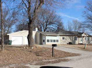 800 N Walnut St, Abilene, KS 67410