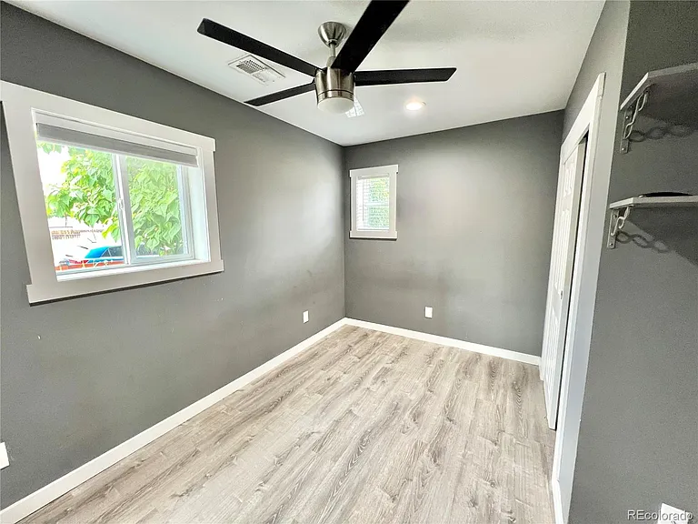 4801 S Fox St — Photo 5