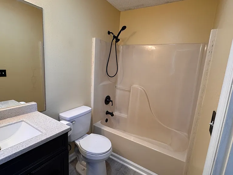 105 Darnell Dr — Photo 11