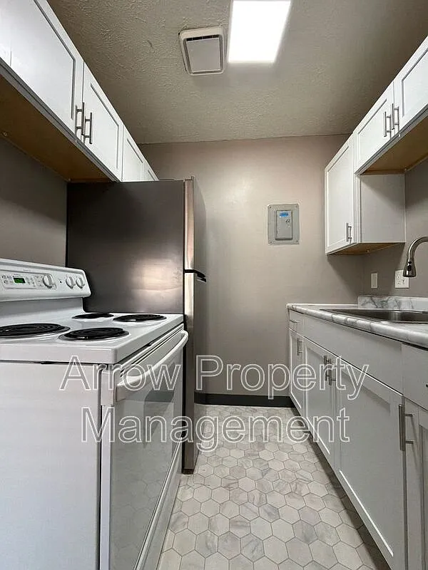 2 bed, 1.0 bath, 710 sqft, $765 — Photo 3