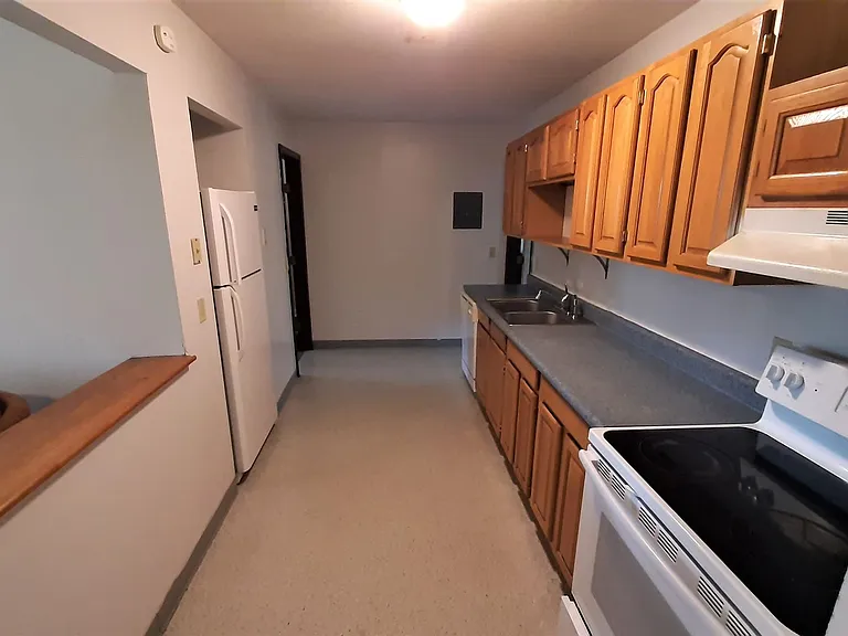 320 Hillview Place — Photo 3
