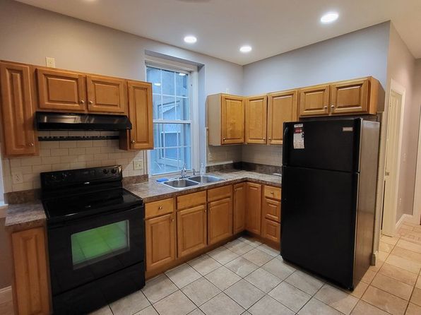 156 Locust St APT 2