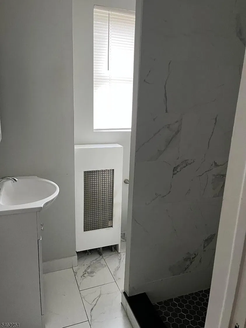 2 bed, 1.0 bath, $1,850 — Photo 3