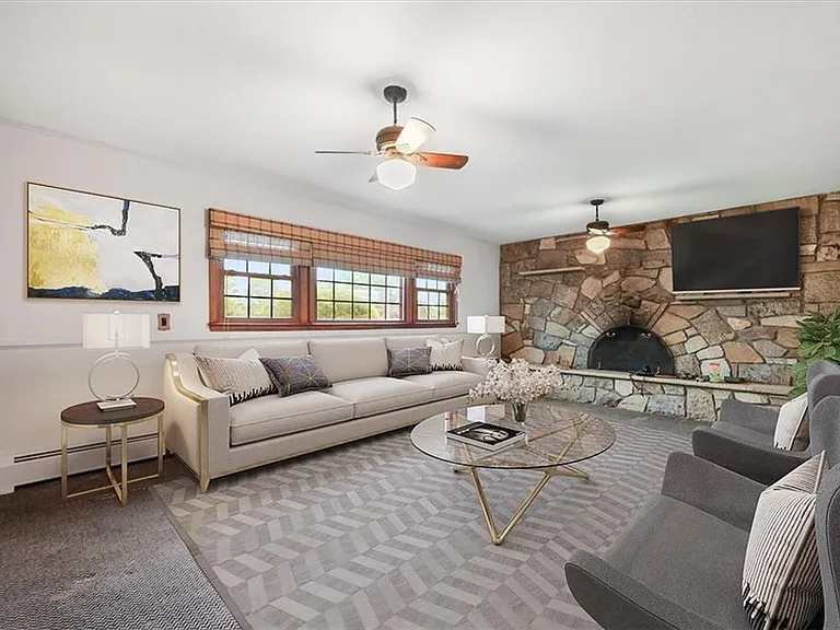 28 Peter Bush Dr — Photo 2